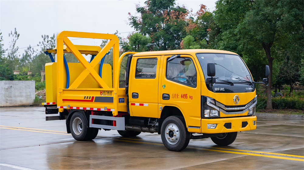 70K防撞灑水車-東風(fēng)多利卡70K防撞緩沖車廠家價格